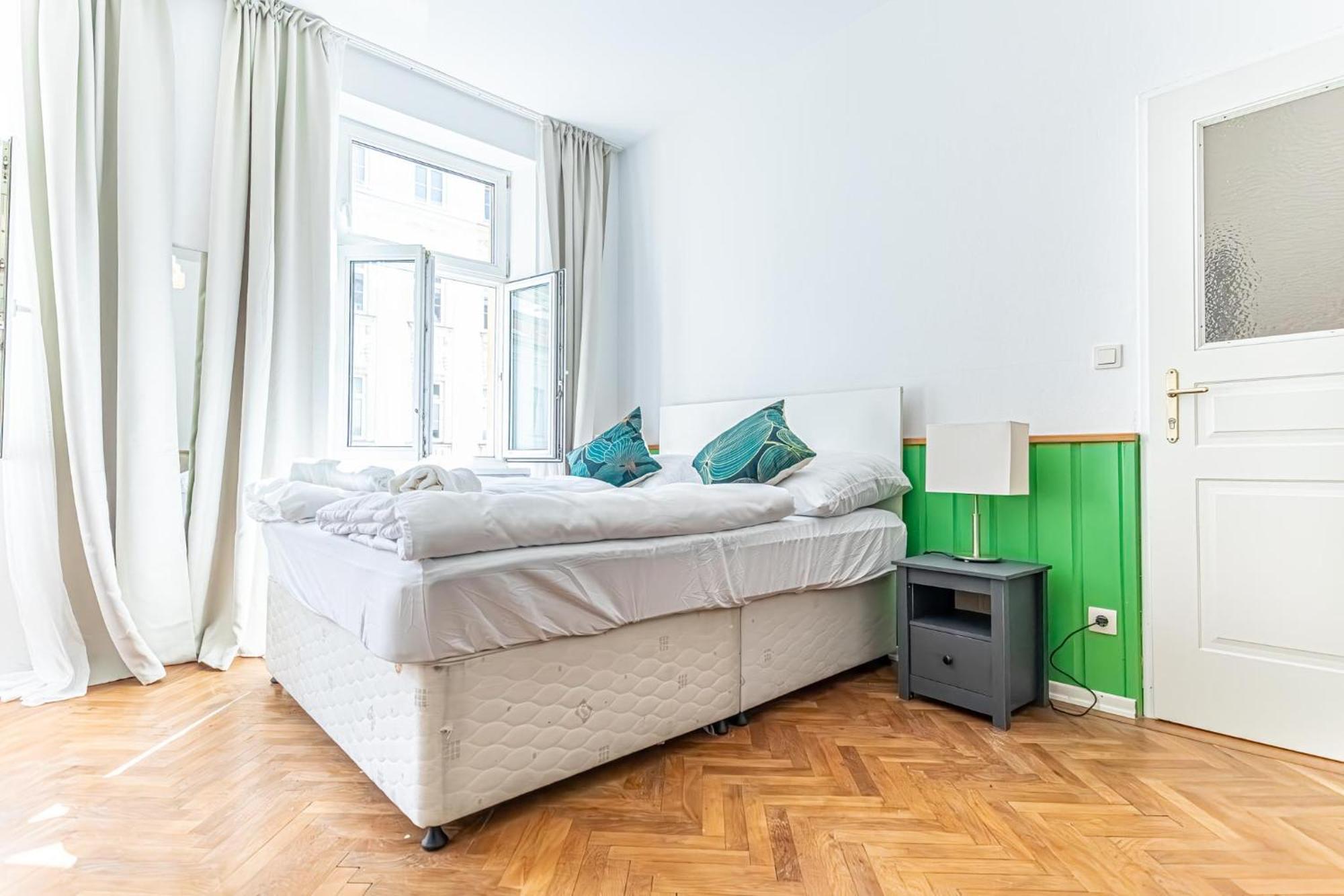 Convenient 3-br Shared Apt, 15 Min To Landstrasse Hub Appartement