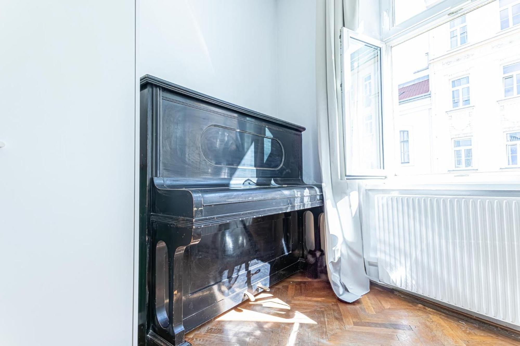 Convenient 3-br Shared Apt, 15 Min To Landstrasse Hub Appartement