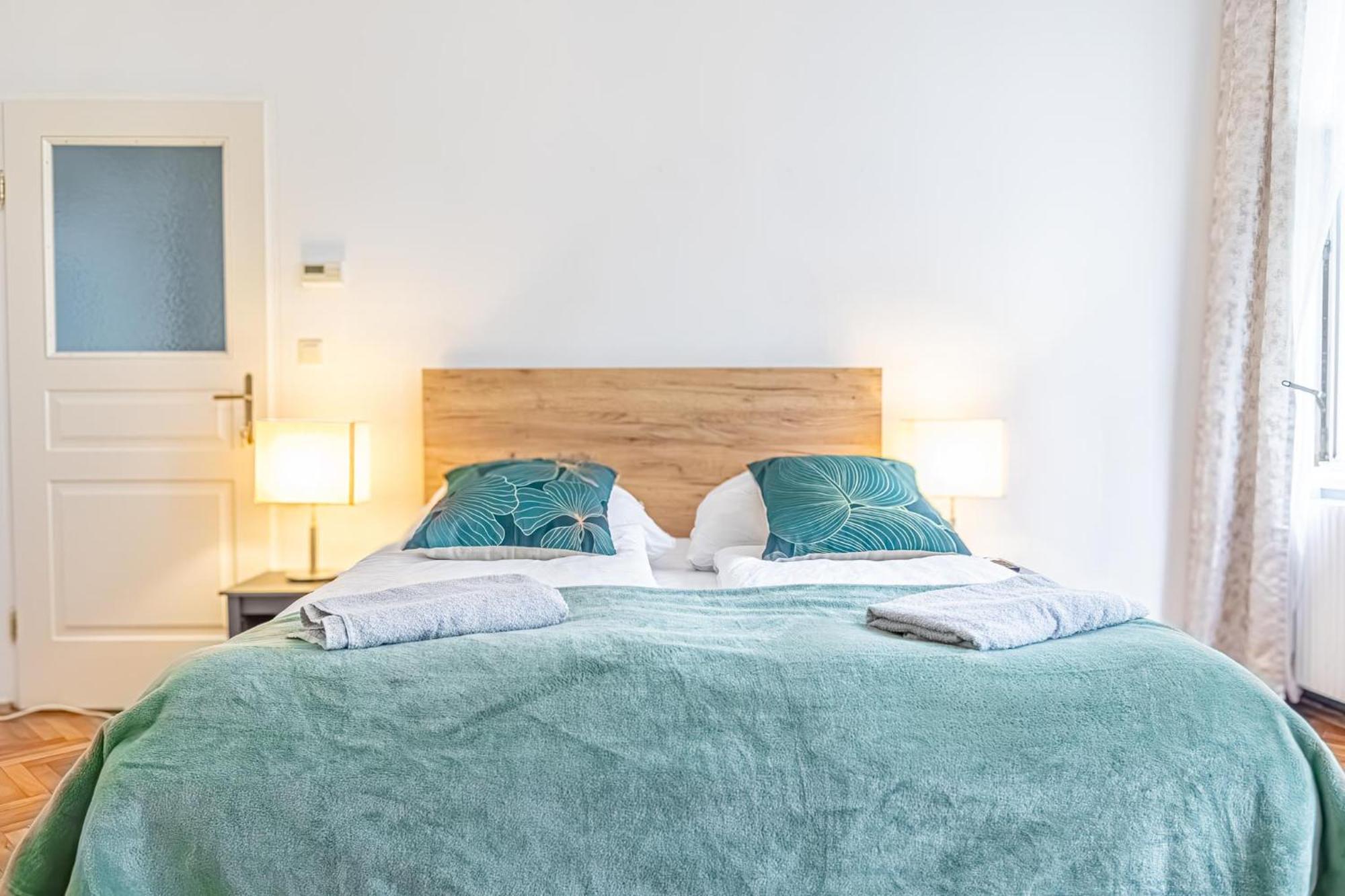 Convenient 3-br Shared Apt, 15 Min To Landstrasse Hub Appartement