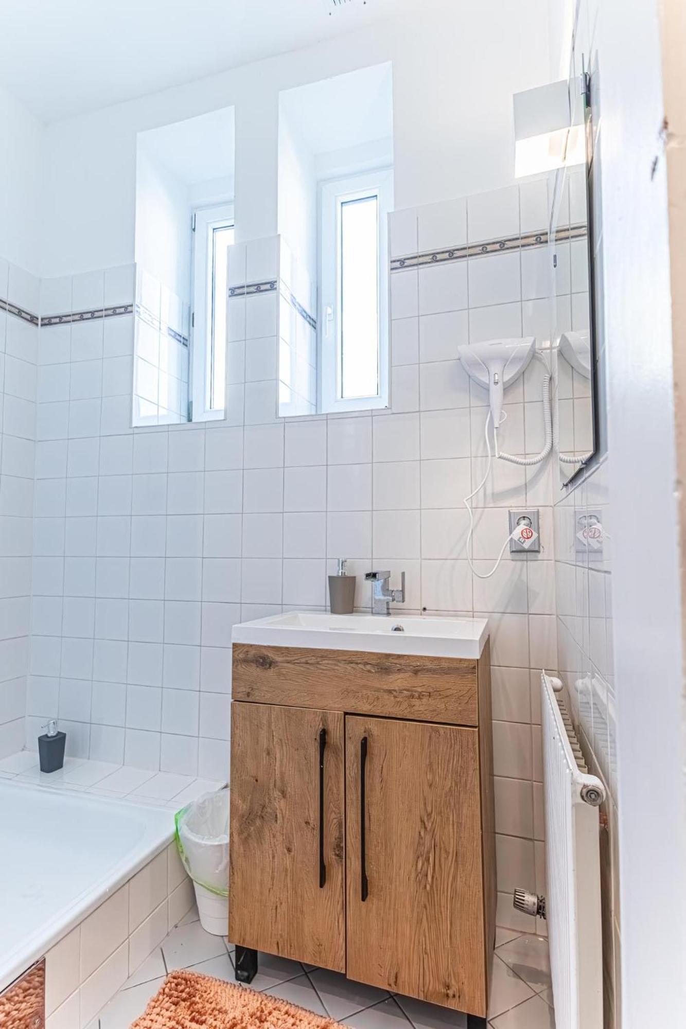 Appartement Convenient 3-br Shared Apt, 15 Min To Landstrasse Hub *